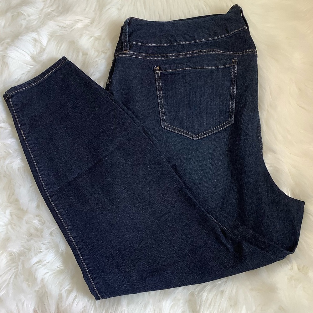 TORRID 24R Premium Denim 3 Button Jegging Legging Stretch Jeans Med‎ Blue Wash